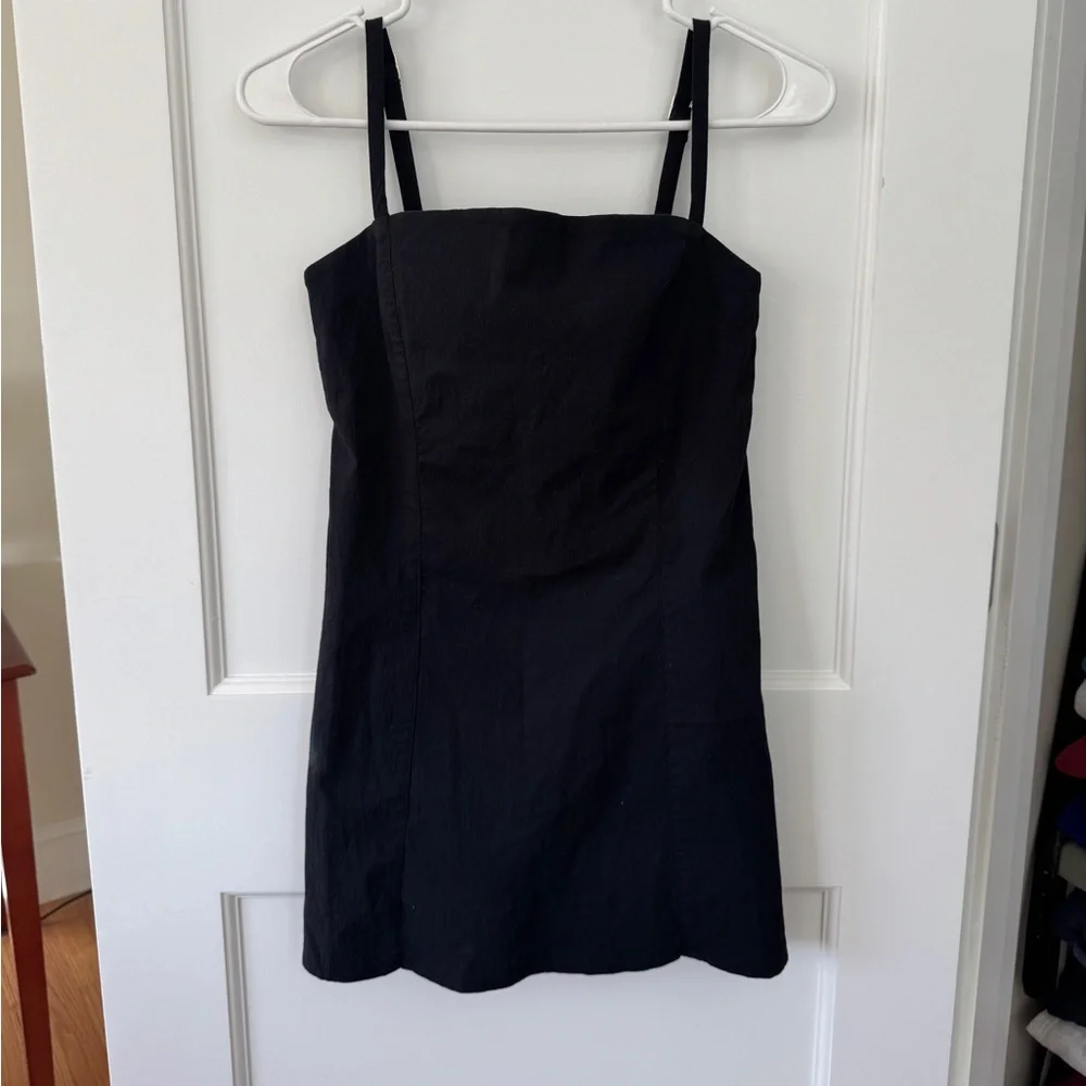 Abercrombie and Fitch Bra-Free Everyday Skort - Picture 5 of 8